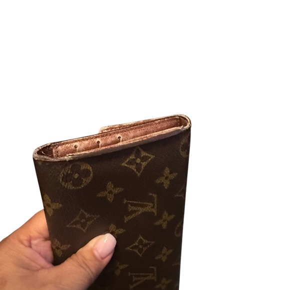 Louis Vuitton Brown Long Wallet – Pre-Loved, Needs Interior Care - Picture 14 of 15